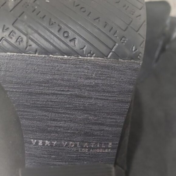 Very Volatile Los Angeles Black Suede Lace-Up Booties - SZ 6.5 - Picture 8 of 8